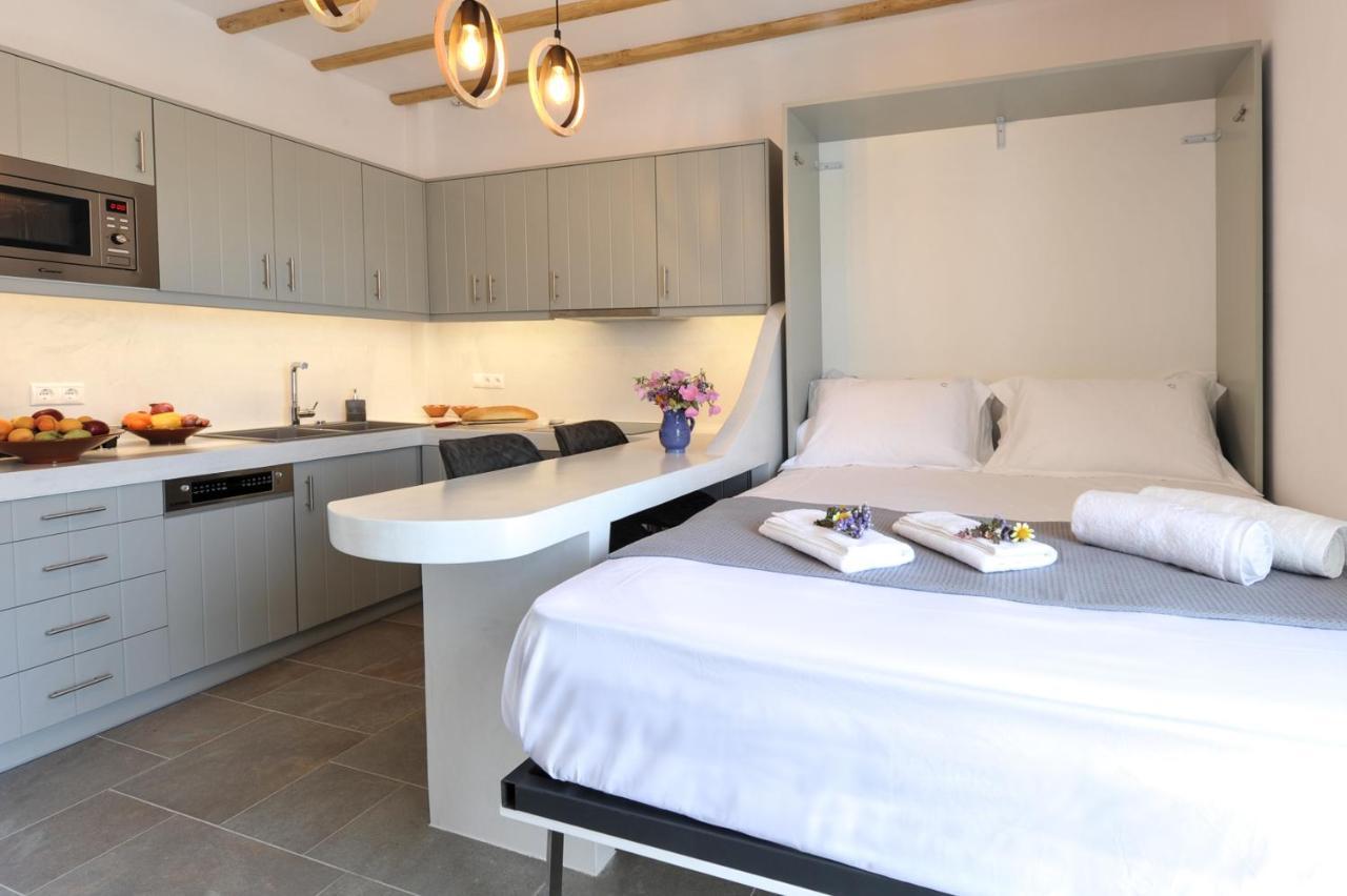 Droufakos' Home, Lux Seafront Apartment W. View 克若尼索斯 外观 照片